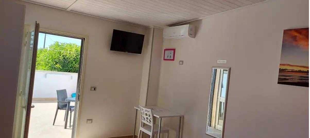 Briciola'S Rooms Порто-Чезарео Экстерьер фото